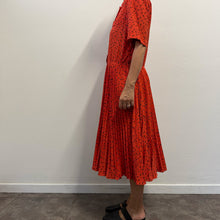 Load image into Gallery viewer, Abiti Vintage Sartoriale Anni '80 Rosso con Pattern Foglie
