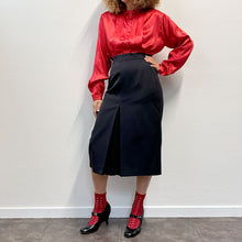 Load image into Gallery viewer, Camicia rossa raso di viscosa 80s