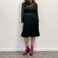 Load image into Gallery viewer, Abito sartoriale in crepe di seta nera fine 60s