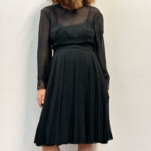 Load image into Gallery viewer, Abito sartoriale in crepe di seta nera fine 60s