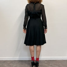 Load image into Gallery viewer, Abito sartoriale in crepe di seta nera fine 60s