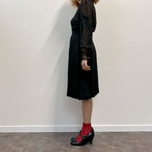 Load image into Gallery viewer, Abito sartoriale in crepe di seta nera fine 60s