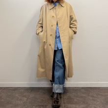 Load image into Gallery viewer, Trench Burberrys’ Vintage