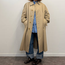 Load image into Gallery viewer, Trench Burberrys’ Vintage