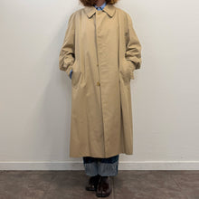 Load image into Gallery viewer, Trench Burberrys’ Vintage