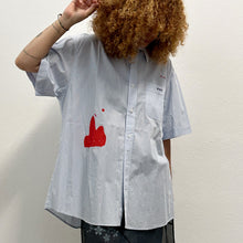 Load image into Gallery viewer, Camicia a righe MAKICHA – Serigrafia a mano di Gigi Tarantola