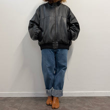 Load image into Gallery viewer, Bomber in pelle nera 90s