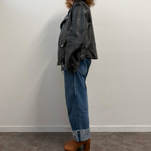 Load image into Gallery viewer, Giacca biker in pelle nera anni ’90