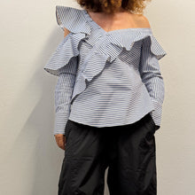 Load image into Gallery viewer, Camicia a righe bianco e blu firmata Self-Portrait