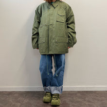 Load image into Gallery viewer, Hunter 6 Pocket Jacket – 90s Deadstock Khaki