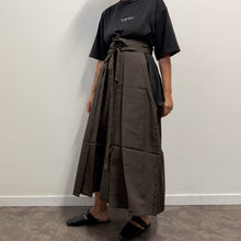 Load image into Gallery viewer, Hakama Vintage Tradizionale Giapponese Sendai-hira Seta Ki-tsumugi