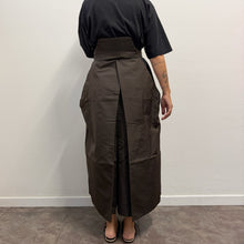 Load image into Gallery viewer, Hakama Vintage Tradizionale Giapponese Sendai-hira Seta Ki-tsumugi