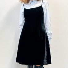 Load image into Gallery viewer, Abito Mani by Giorgio Armani velluto nero 90s