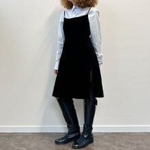 Load image into Gallery viewer, Abito Mani by Giorgio Armani velluto nero 90s