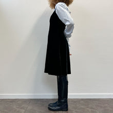 Load image into Gallery viewer, Abito Mani by Giorgio Armani velluto nero 90s