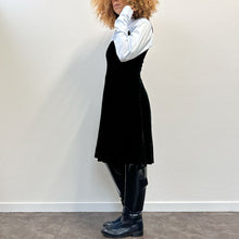 Load image into Gallery viewer, Abito Mani by Giorgio Armani velluto nero 90s