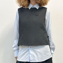 Load image into Gallery viewer, Top Sartoriale nero con applicazioni floreali 90s