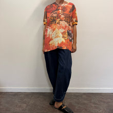 Load image into Gallery viewer, Blusa Vintage Moschino Jeans Anni '90 Stampa Floreale Franco Moschino Era
