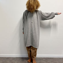 Load image into Gallery viewer, Maxi Abito realizzato a mano grigio 80s