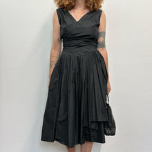 Load image into Gallery viewer, Abito vintage sartoriale anni ’60 – Antonelli Sport numerato – seta nera