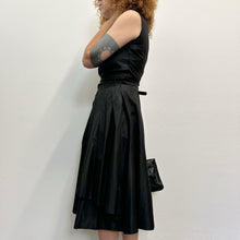 Load image into Gallery viewer, Abito vintage sartoriale anni ’60 – Antonelli Sport numerato – seta nera