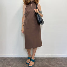 Load image into Gallery viewer, Abito sartoriale anni ’70 – seta cioccolato