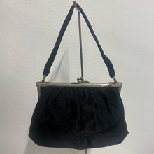 Load image into Gallery viewer, Borsa a Mano Anni ’50 in Raso Nero e Metallo Argentato