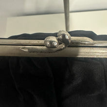 Load image into Gallery viewer, Borsa a Mano Anni ’50 in Raso Nero e Metallo Argentato