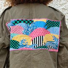Load image into Gallery viewer, Giacca Military/Workwear Reworked con Patch Giapponesi Vintage – Pezzo Unico