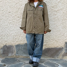 Load image into Gallery viewer, Giacca Military/Workwear Reworked con Patch Giapponesi Vintage – Pezzo Unico