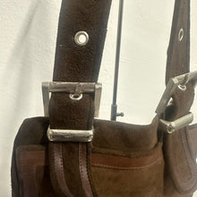 Load image into Gallery viewer, Borsa a Spalla in Camoscio Marrone Anni ’70 – Pelletteria Parigina