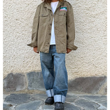 Load image into Gallery viewer, Giacca Military/Workwear Reworked con Patch Giapponesi Vintage – Pezzo Unico