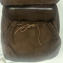 Load image into Gallery viewer, Borsa a Spalla in Camoscio Marrone Anni ’70 – Pelletteria Parigina