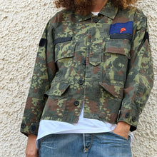 Load image into Gallery viewer, Giacca Military/Workwear Reworked – Pezzo Unico con Patch Giapponesi Vintage