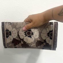 Load image into Gallery viewer, Set Pochette e Foulard in Seta – Falconetto by Ken Scott & Jo Martin, Anni ’70