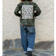 Load image into Gallery viewer, Giacca Military/Workwear Reworked con Patch Giapponesi Vintage – Pezzo Unico