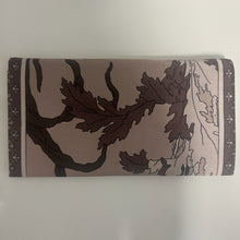 Load image into Gallery viewer, Set Pochette e Foulard in Seta – Falconetto by Ken Scott & Jo Martin, Anni ’70