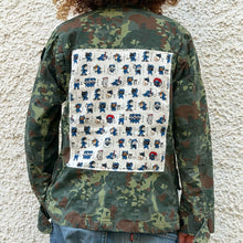 Load image into Gallery viewer, Giacca Military/Workwear Reworked con Patch Giapponesi Vintage – Pezzo Unico