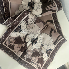 Load image into Gallery viewer, Set Pochette e Foulard in Seta – Falconetto by Ken Scott & Jo Martin, Anni ’70