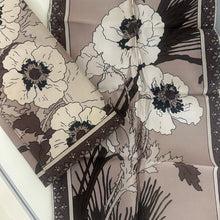 Load image into Gallery viewer, Set Pochette e Foulard in Seta – Falconetto by Ken Scott & Jo Martin, Anni ’70