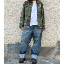 Load image into Gallery viewer, Giacca Military/Workwear Reworked con Patch Giapponesi Vintage – Pezzo Unico