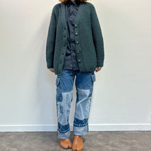 Load image into Gallery viewer, Cardigan realizzato a mano color verde petrolio mélange