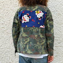 Load image into Gallery viewer, Giacca Military/Workwear Reworked – Pezzo Unico con Patch Giapponesi Vintage
