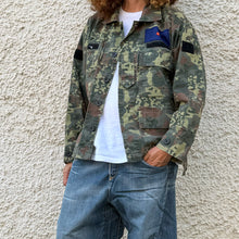 Load image into Gallery viewer, Giacca Military/Workwear Reworked – Pezzo Unico con Patch Giapponesi Vintage