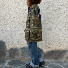 Load image into Gallery viewer, Giacca Military/Workwear Reworked – Pezzo Unico con Patch Giapponesi Vintage