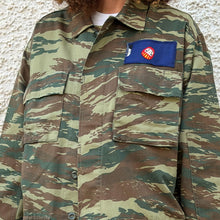 Load image into Gallery viewer, Giacca Military/Workwear Reworked – Pezzo Unico con Patch Giapponesi Vintage