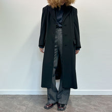 Load image into Gallery viewer, Cappotto nero tessuto Loro Piana 90s