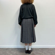 Load image into Gallery viewer, Gonna grigia con check fine 70s primi 80s .