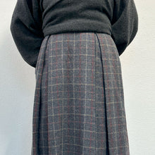 Load image into Gallery viewer, Gonna grigia con check fine 70s primi 80s .