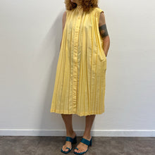 Load image into Gallery viewer, Abito giallo plissettato – Tokyo find